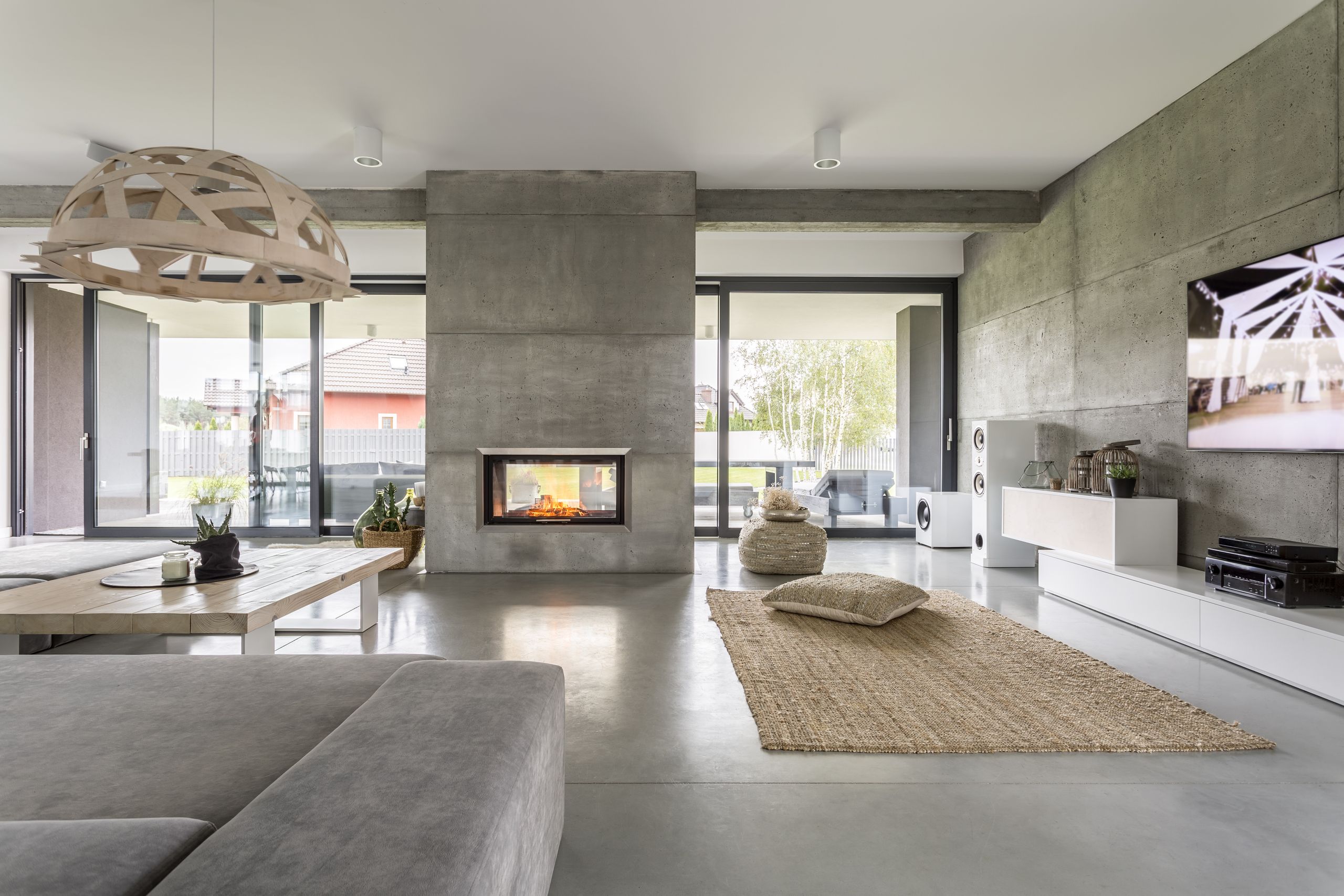 shutterstock_552591889 Modern home with fireplace